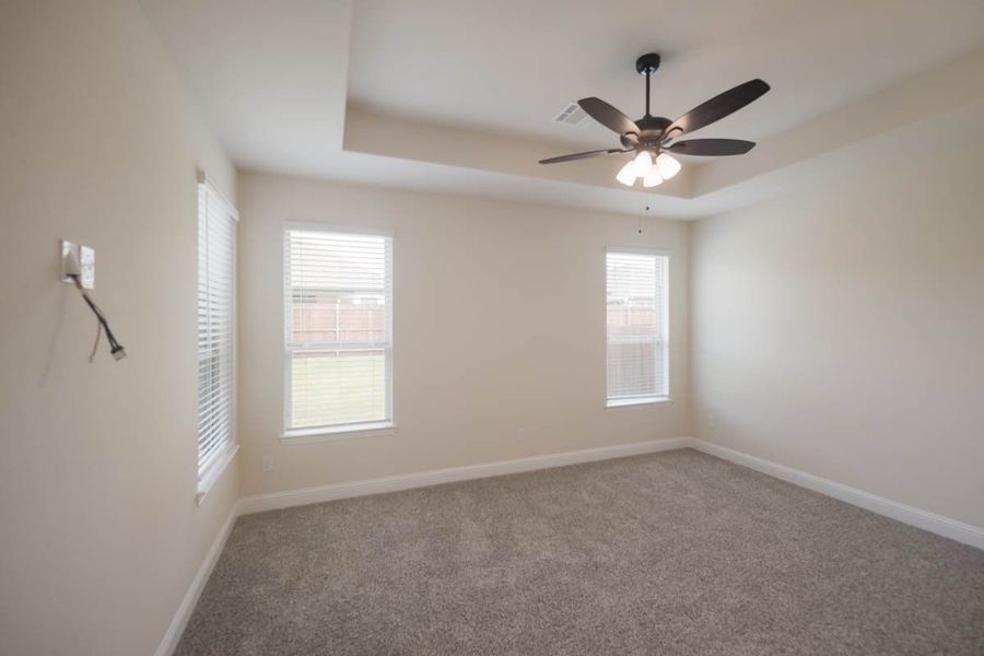 Spacious, unfurnished interior of a new home in Las Lomas, Forney (Image 24).