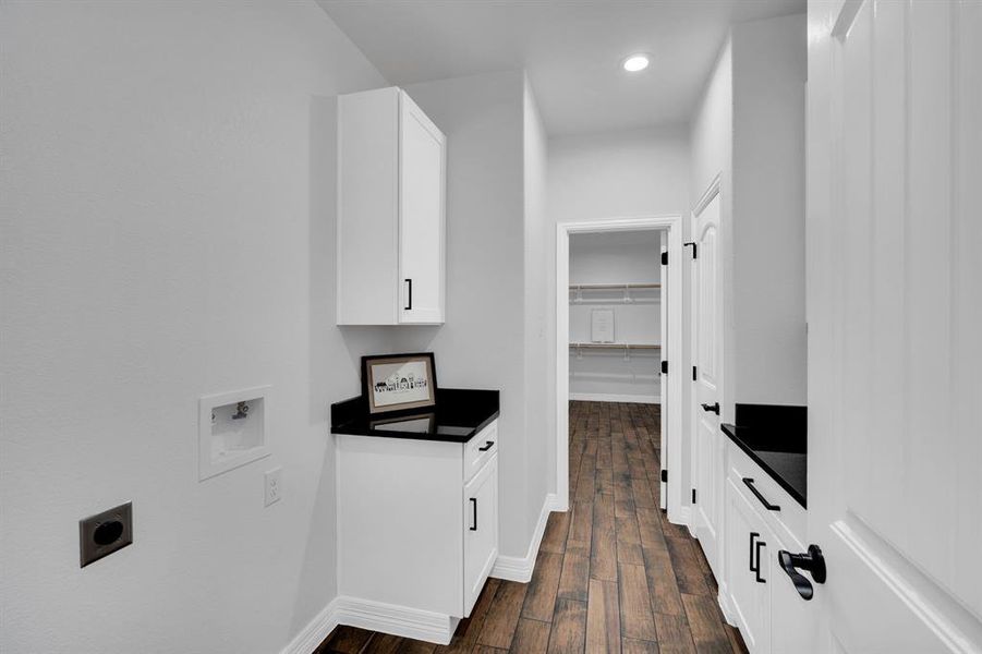Furnished interior view inside a new home in , Waxahachie (Image 14).