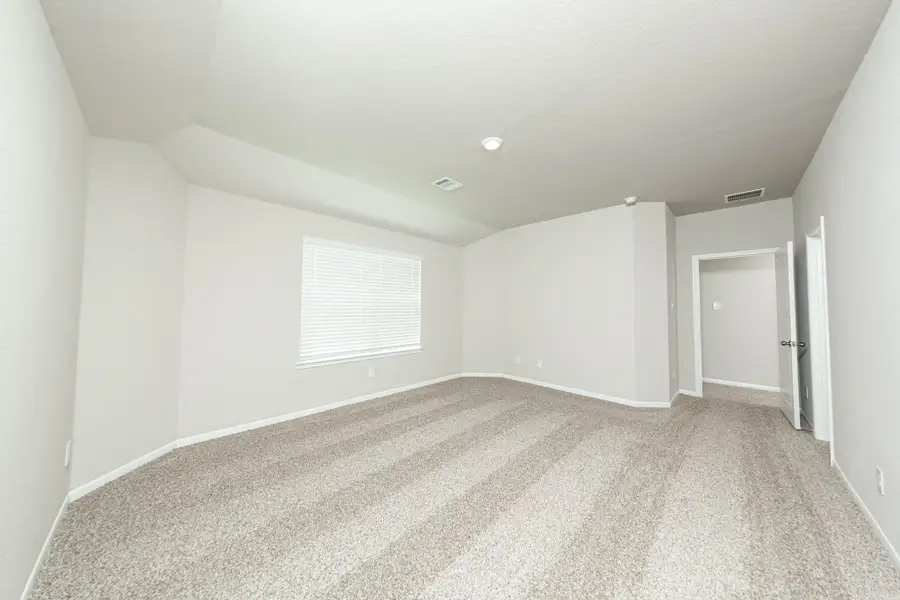 Spacious, unfurnished interior of a new home in Mackenzie Creek, Conroe (Image 13). Spacious, unfurnished interior of a new home in Mackenzie Creek, Conroe (Image 13).