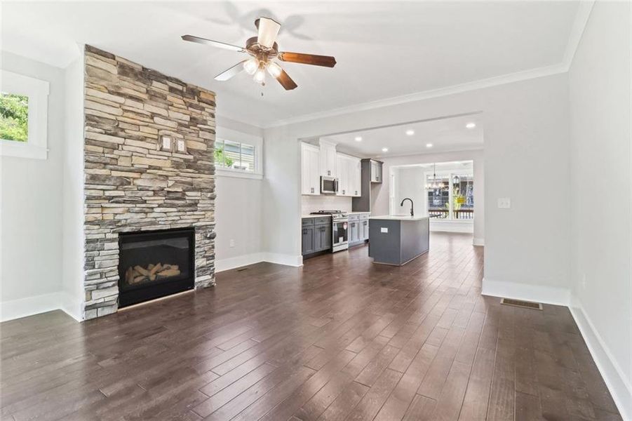 Spacious, unfurnished interior of a new home in , Atlanta (Image 19). Spacious, unfurnished interior of a new home in , Atlanta (Image 19).