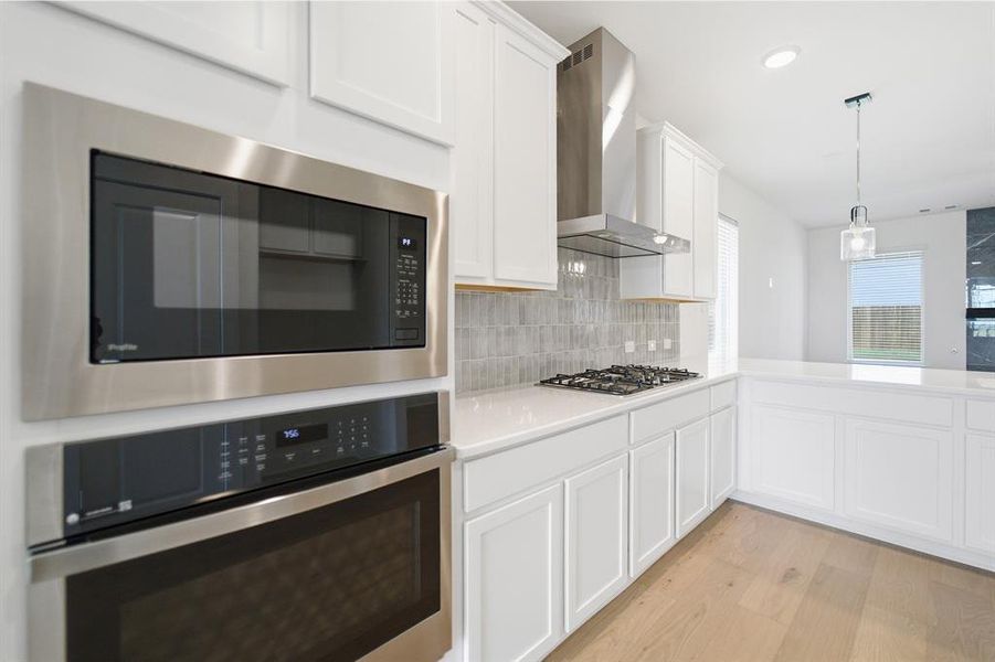 Furnished interior view inside a new home in Westridge, McKinney (Image 5).