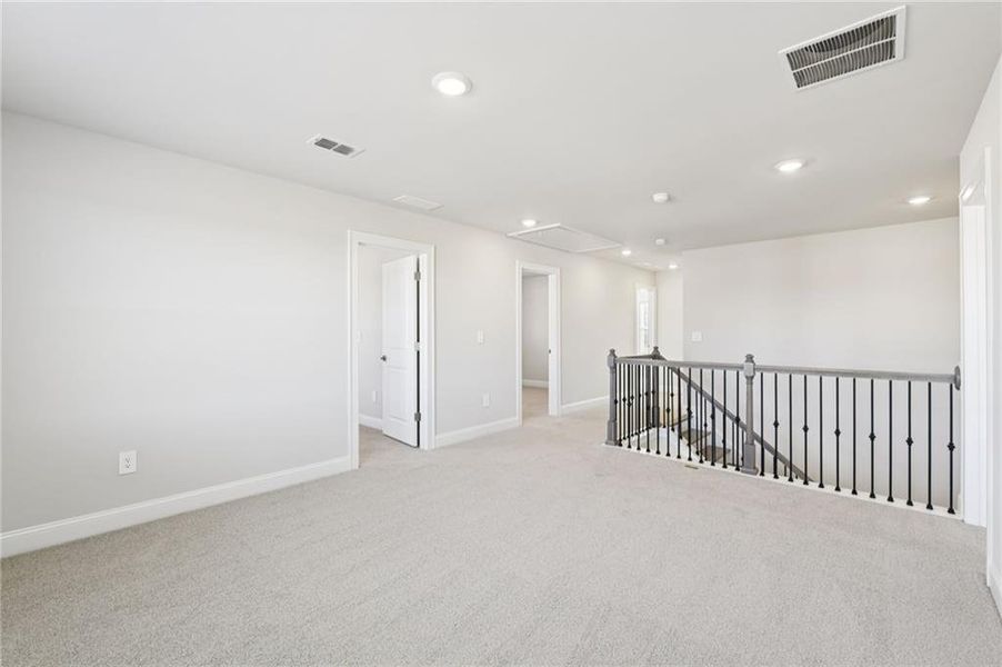 Spacious, unfurnished interior of a new home in River Pointe, Monroe (Image 33).