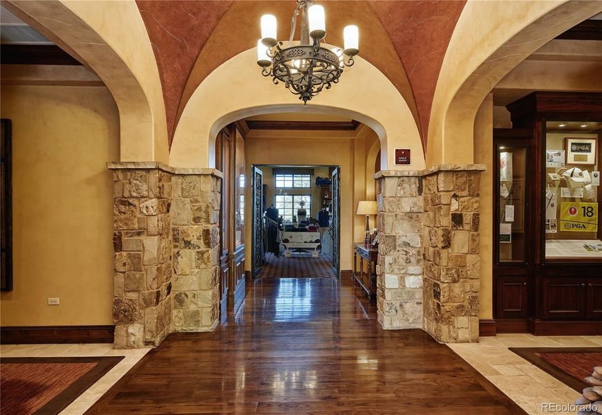 Community amenities in , Parker (Image 27).