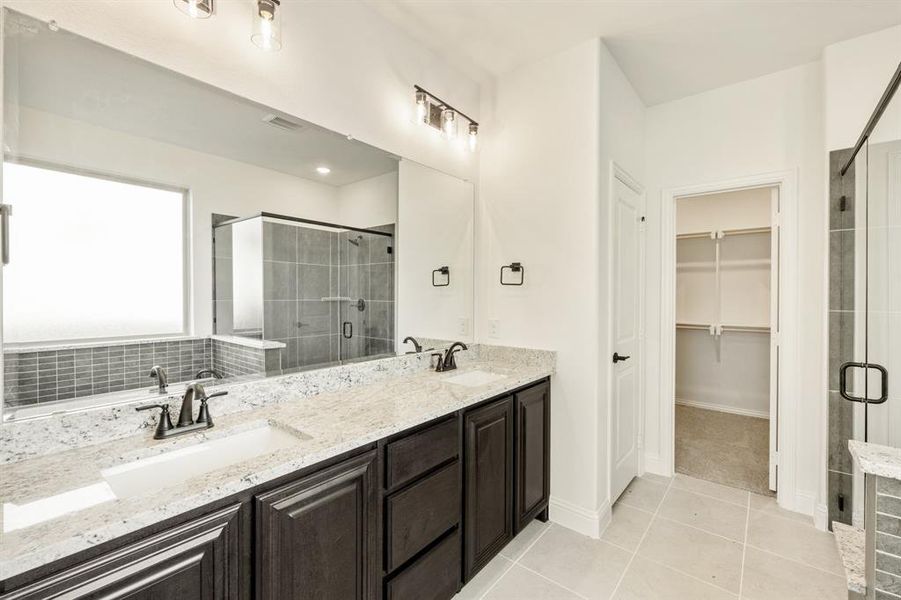 Furnished interior view inside a new home in Abe's Landing, Granbury (Image 10). Furnished interior view inside a new home in Abe's Landing, Granbury (Image 10).