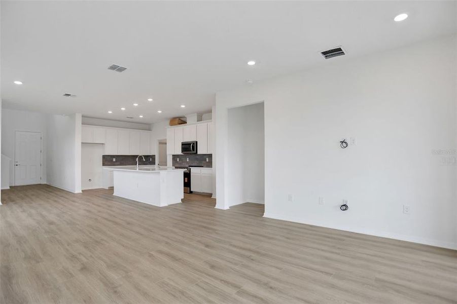 Spacious, unfurnished interior of a new home in Seaire, Parrish (Image 26).