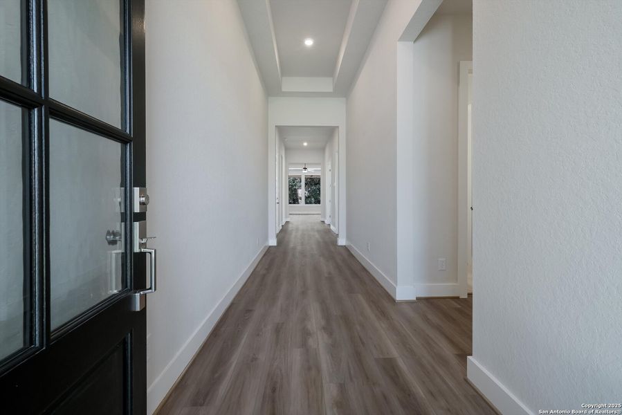 Spacious, unfurnished interior of a new home in The Grove at Vintage Oaks, New Braunfels (Image 27).