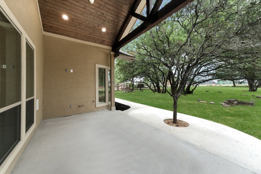 Representative exterior details of a home built from the The Ridgeline by Whitestone Custom Homes in Johnson Ranch, Bulverde (Image 23). Representative exterior details of a home built from the The Ridgeline by Whitestone Custom Homes in Johnson Ranch, Bulverde (Image 23).