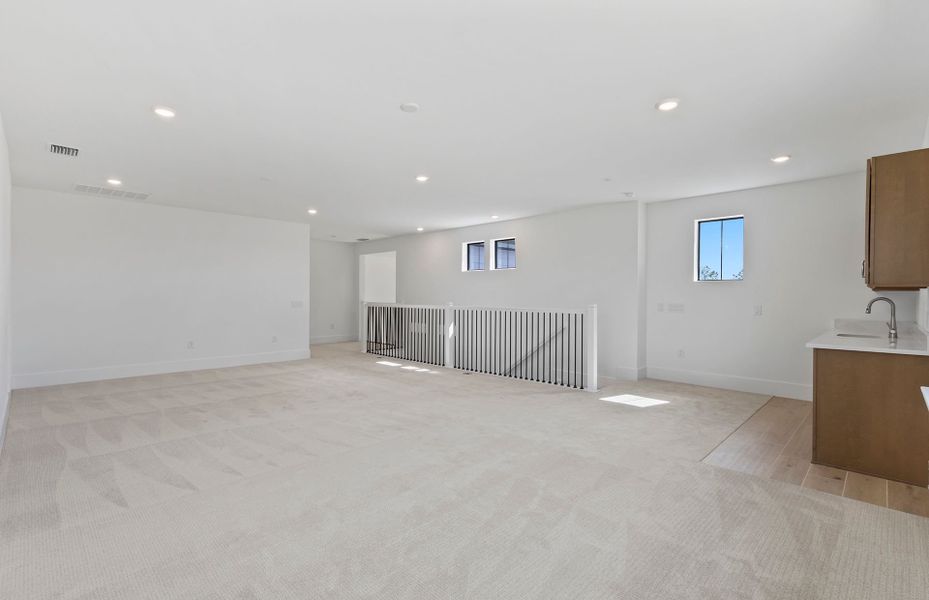 Spacious, unfurnished interior of a new home in Terreno, Naples (Image 22).