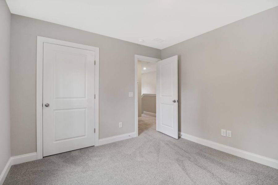 Spacious, unfurnished interior of a new home in Founder's Park, Lincolnville (Image 21).