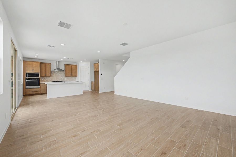 Spacious, unfurnished interior of a new home in Soleo, San Tan Valley (Image 9). Spacious, unfurnished interior of a new home in Soleo, San Tan Valley (Image 9).