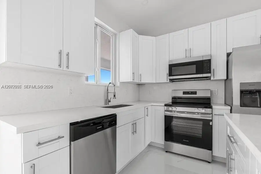 Furnished interior view inside a new home in , Big Pine Key (Image 4).