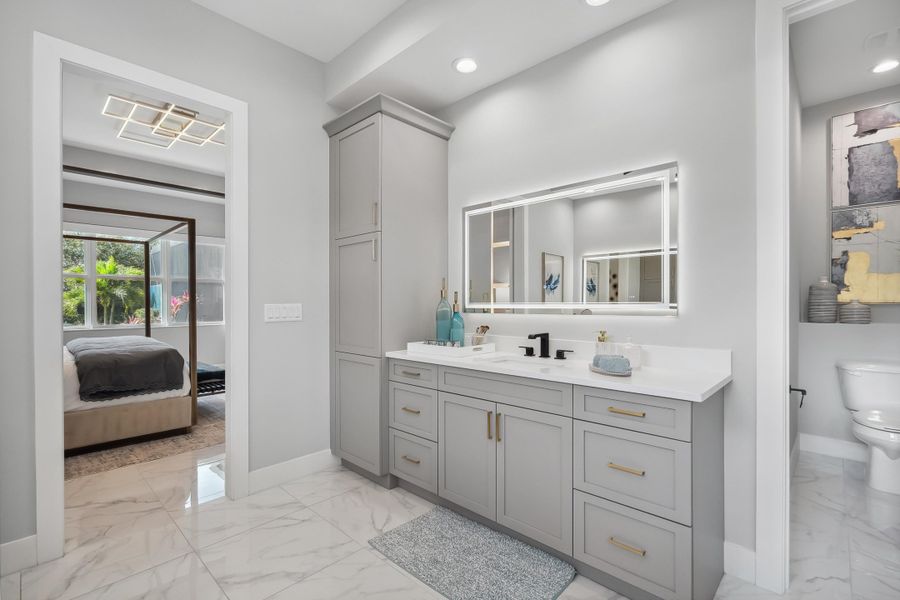 Master Bath | 103 Strand Drive