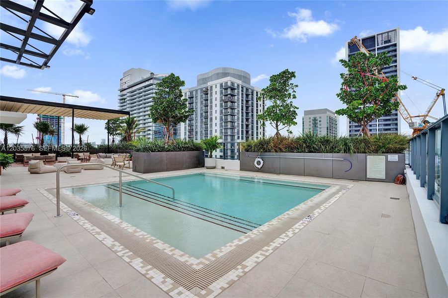 Condo located in Miami, FL showcasing its design and architecture (Image 2). Condo located in Miami, FL showcasing its design and architecture (Image 2).