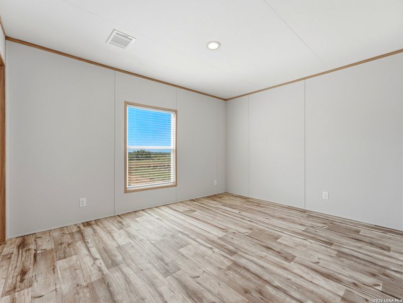Spacious, unfurnished interior of a new home in , Poteet (Image 16).