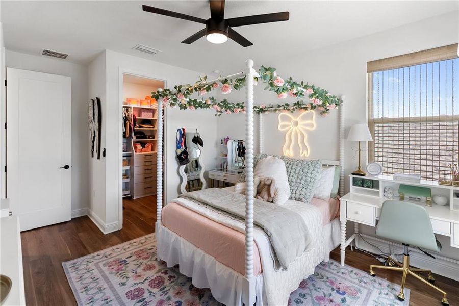 Furnished interior view inside a new home in , Bradenton (Image 15).
