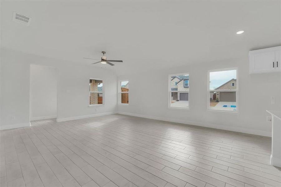 Spacious, unfurnished interior of a new home in , Princeton (Image 12).
