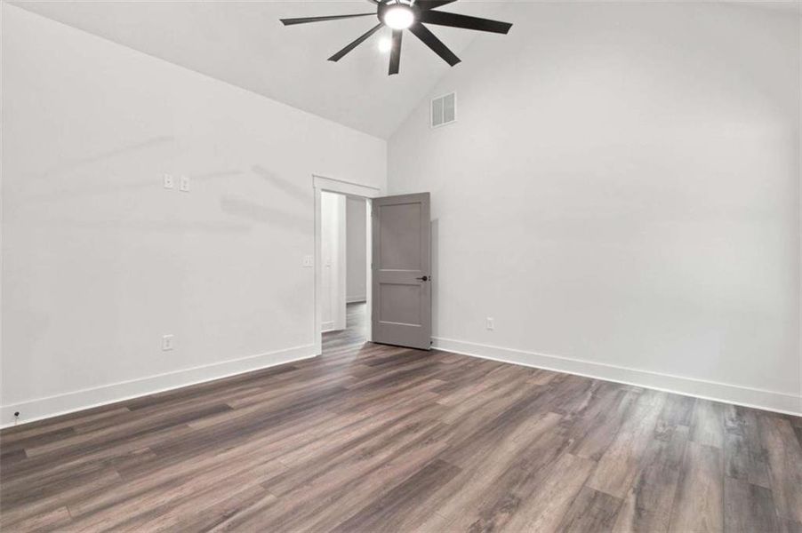 Spacious, unfurnished interior of a new home in , Talking Rock (Image 42).