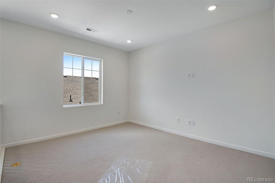 Spacious, unfurnished interior of a new home in Prelude at The Aurora Highlands, Aurora (Image 19).