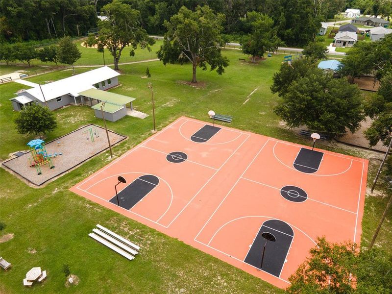 Community amenities in , High Springs (Image 25). Community amenities in , High Springs (Image 25).