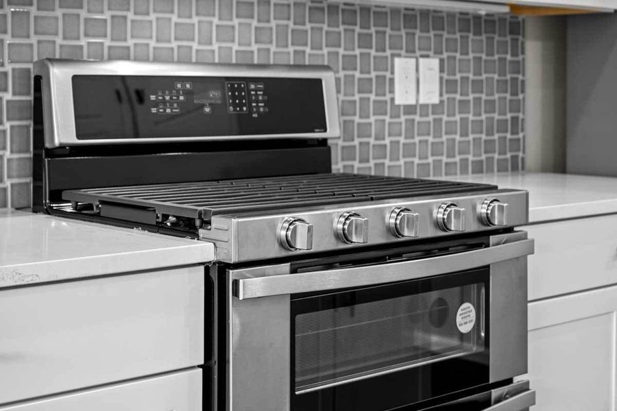 2D floor plan layout of this home in Ralston Creek, Arvada, CO (Image 32).