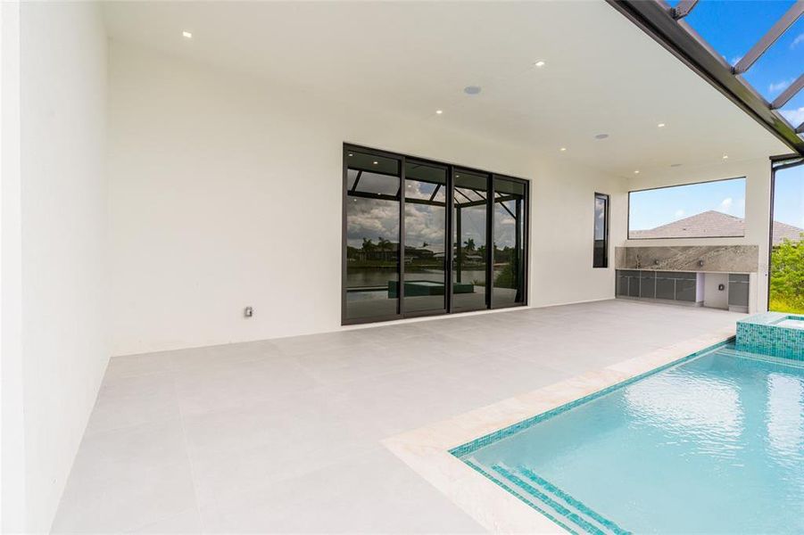 Exterior details and patio area of a home in , Port Charlotte (Image 44).