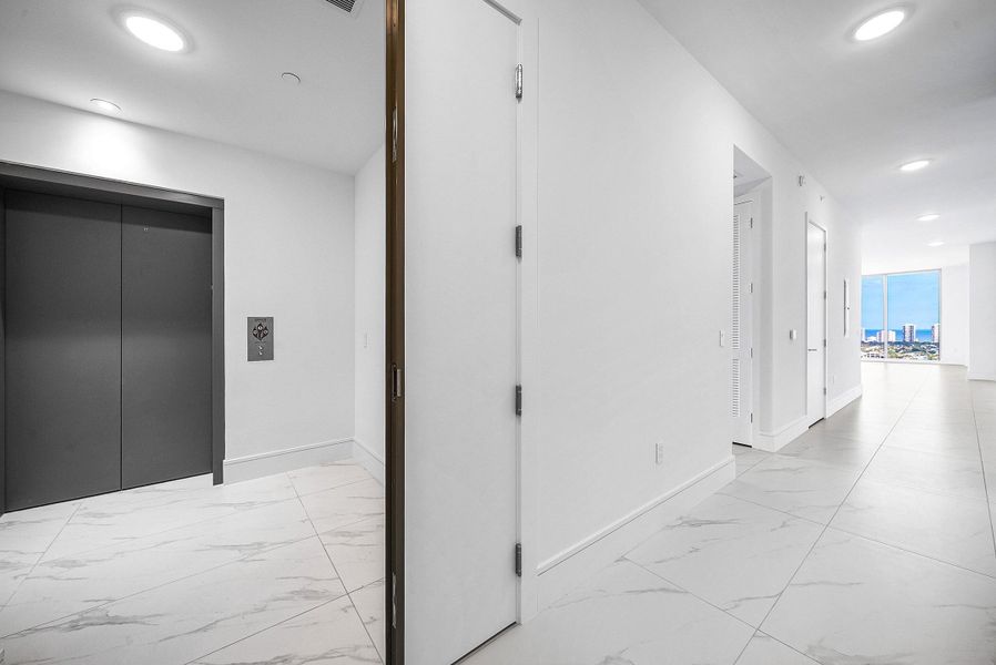 PRIVATE ELEVATOR FOYER PRIVATE ELEVATOR FOYER