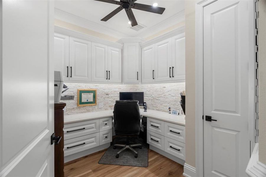 Furnished interior view inside a new home in , Safety Harbor (Image 73). Furnished interior view inside a new home in , Safety Harbor (Image 73).