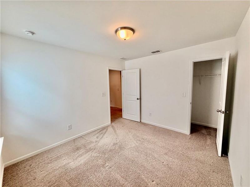 Spacious, unfurnished interior of a new home in Creekside, Dawsonville (Image 42).