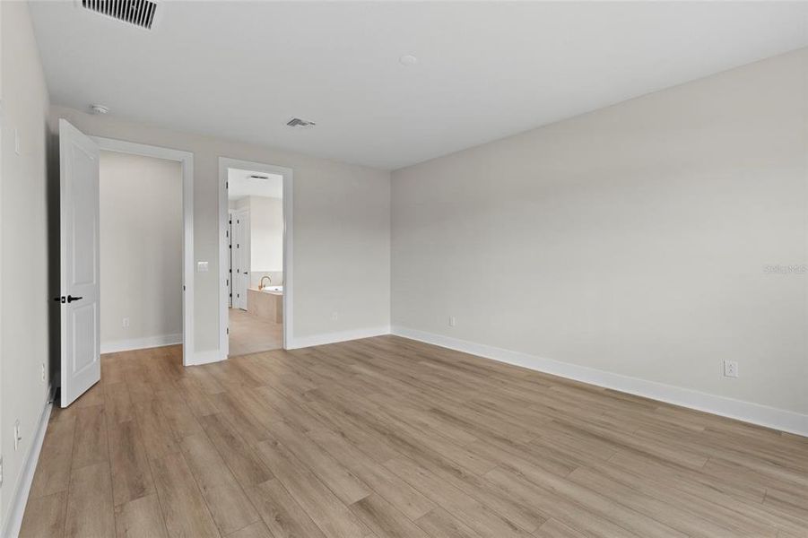 Spacious, unfurnished interior of a new home in , Bradenton (Image 45). Spacious, unfurnished interior of a new home in , Bradenton (Image 45).