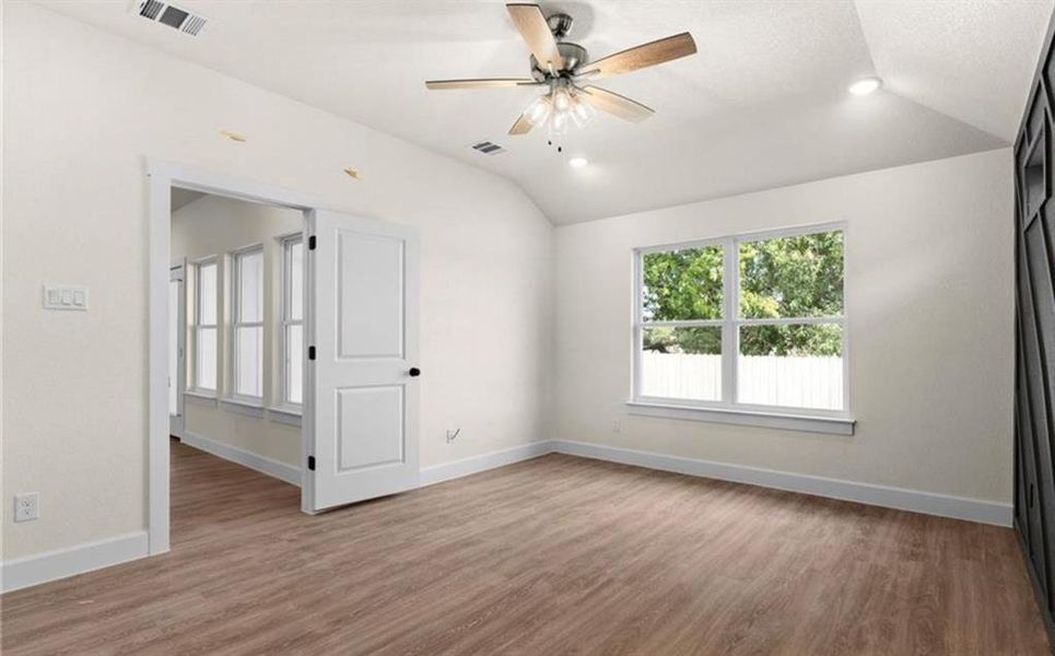 Spacious, unfurnished interior of a new home in , Belton (Image 14).