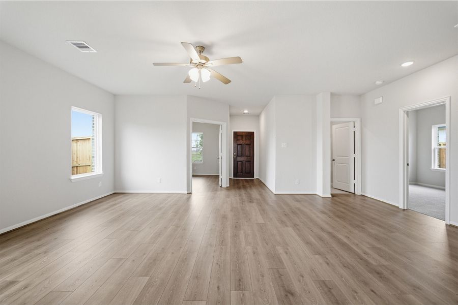 Spacious, unfurnished interior of a new home in Ashland, Richwood (Image 25).