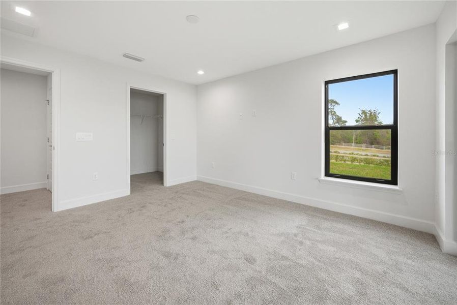 Spacious, unfurnished interior of a new home in , Davenport (Image 30).