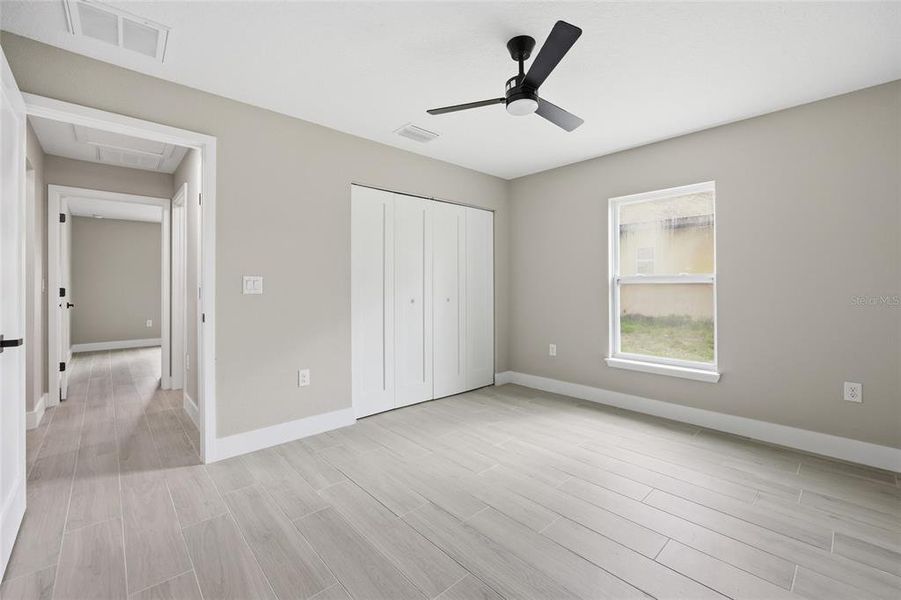 Spacious, unfurnished interior of a new home in , Citrus Springs (Image 29).
