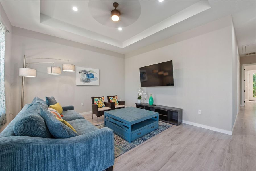 Furnished interior view inside a new home in , Kemah (Image 7).