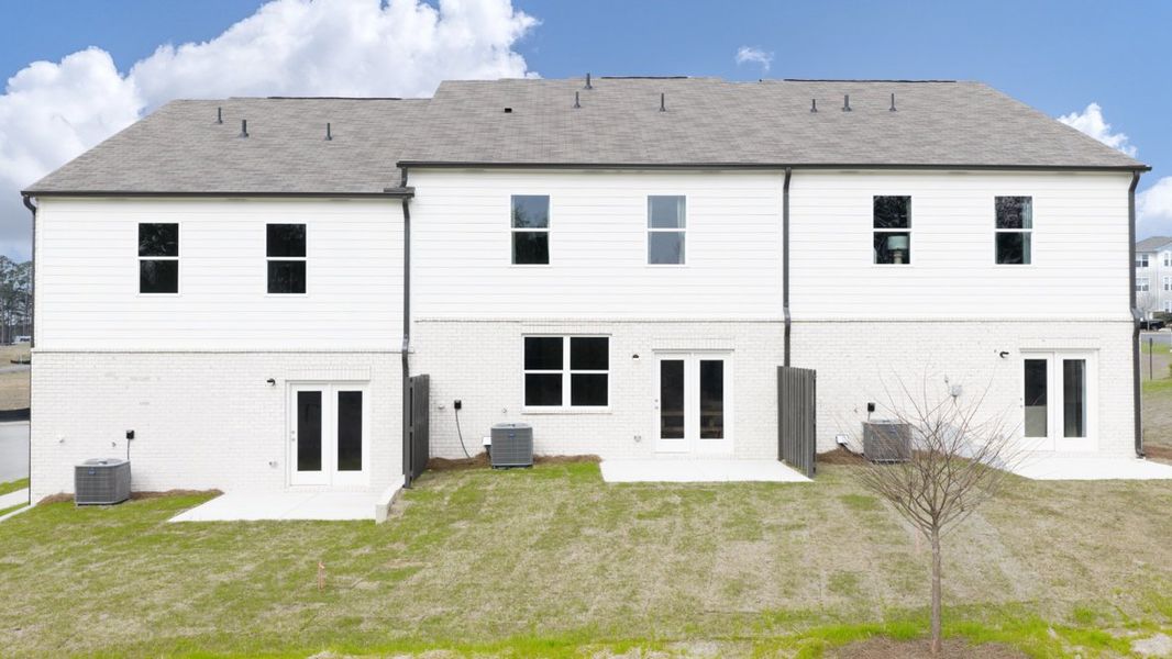 Representative exterior details of a home built from the Salisbury by D.R. Horton in Carlton, Douglasville (Image 4).