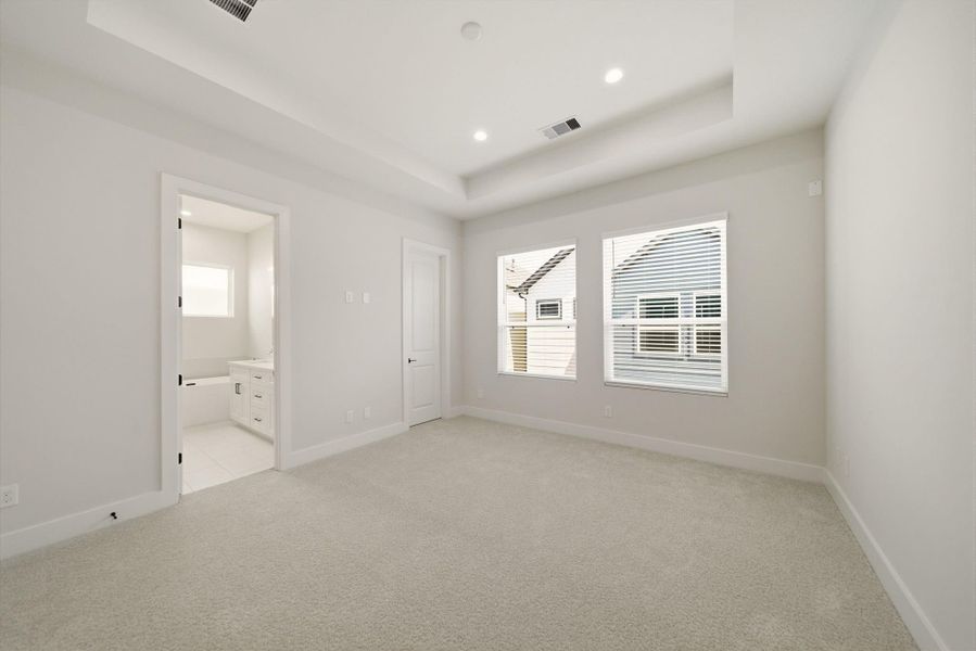 Spacious, unfurnished interior of a new home in Cedar Post, Houston (Image 29). Spacious, unfurnished interior of a new home in Cedar Post, Houston (Image 29).