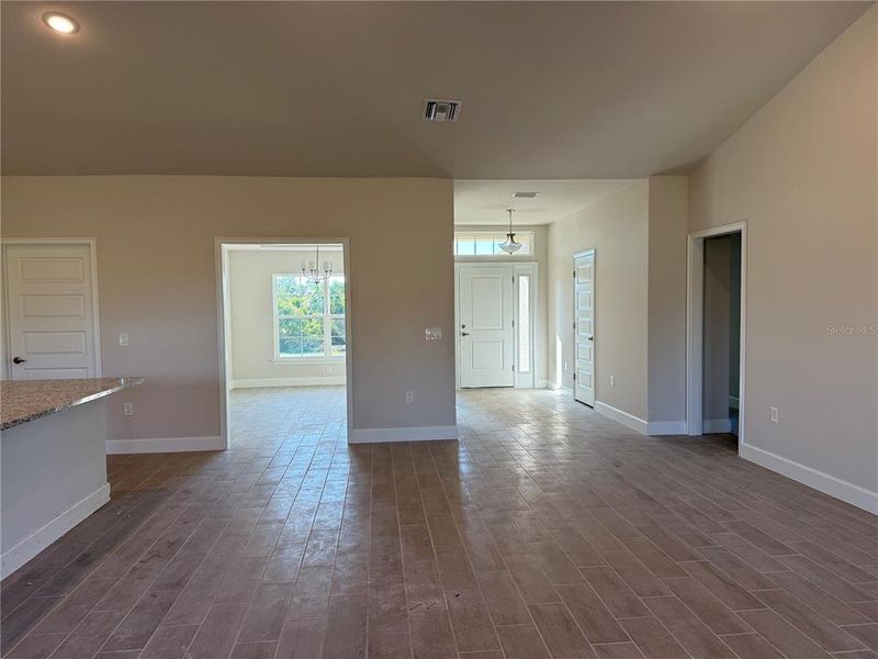 Spacious, unfurnished interior of a new home in South Gulf Cove, Port Charlotte (Image 8).