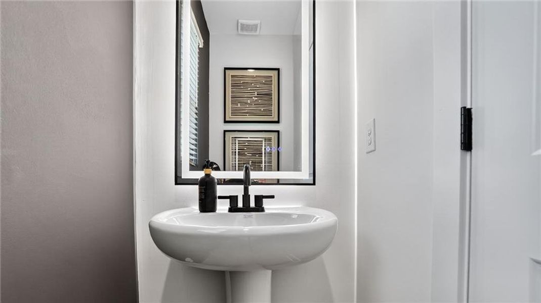 Close-up of interior finishes inside a home in Governors Parc, Kennesaw (Image 19).