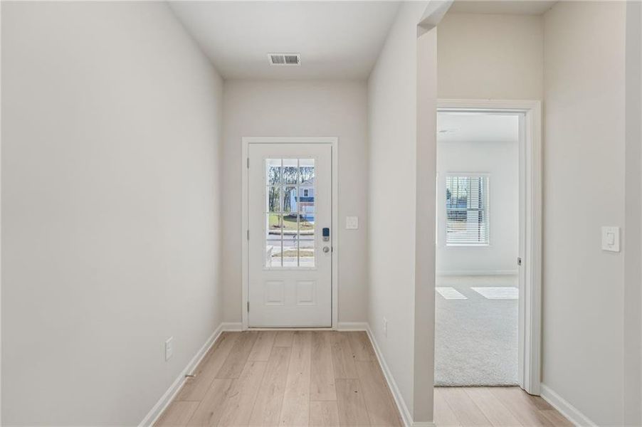 Spacious, unfurnished interior of a new home in Westmont Preserve, Powder Springs (Image 30).