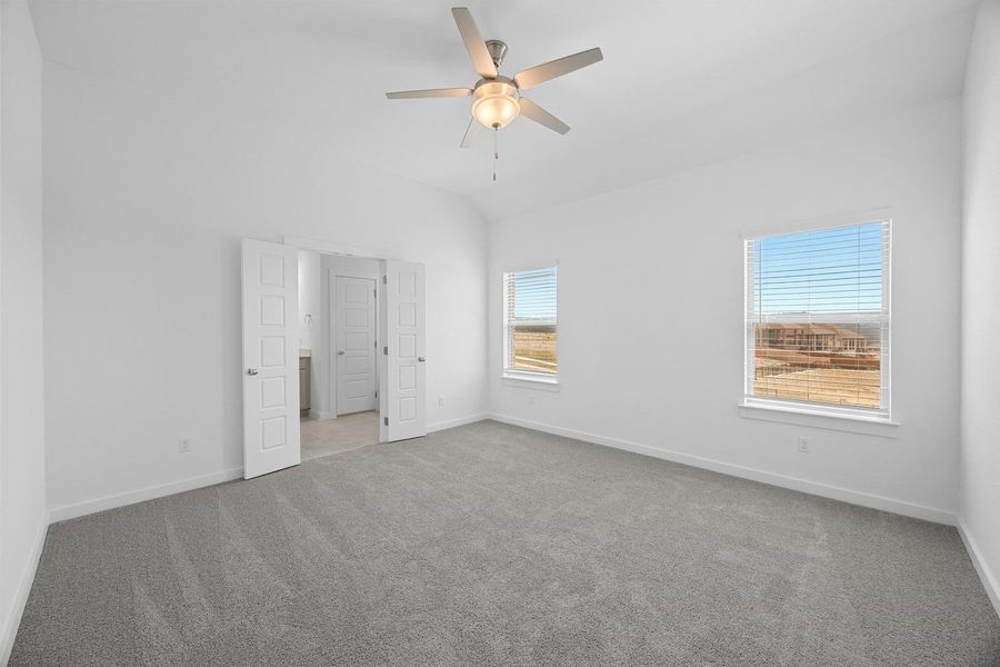 Spacious, unfurnished interior of a new home in Trinity Ranch, Elgin (Image 17).