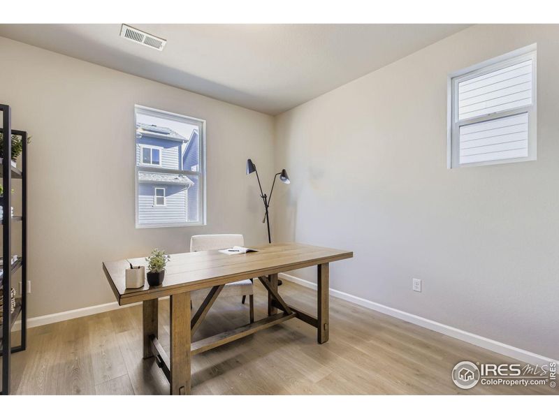 Flex room great as an office or additional bedroom