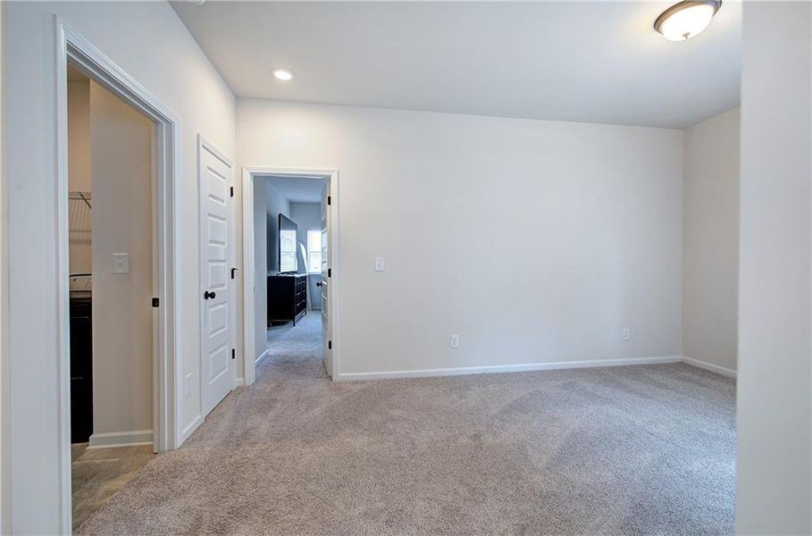 Spacious, unfurnished interior of a new home in , Cartersville (Image 22).