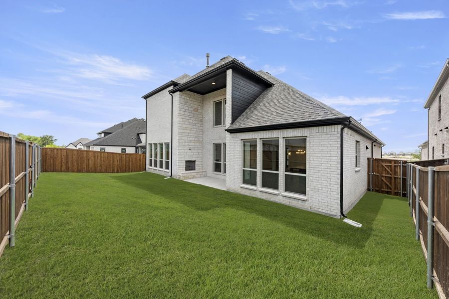 Exterior details and patio area of a home in Gideon Grove Phase 2, Rockwall (Image 20).
