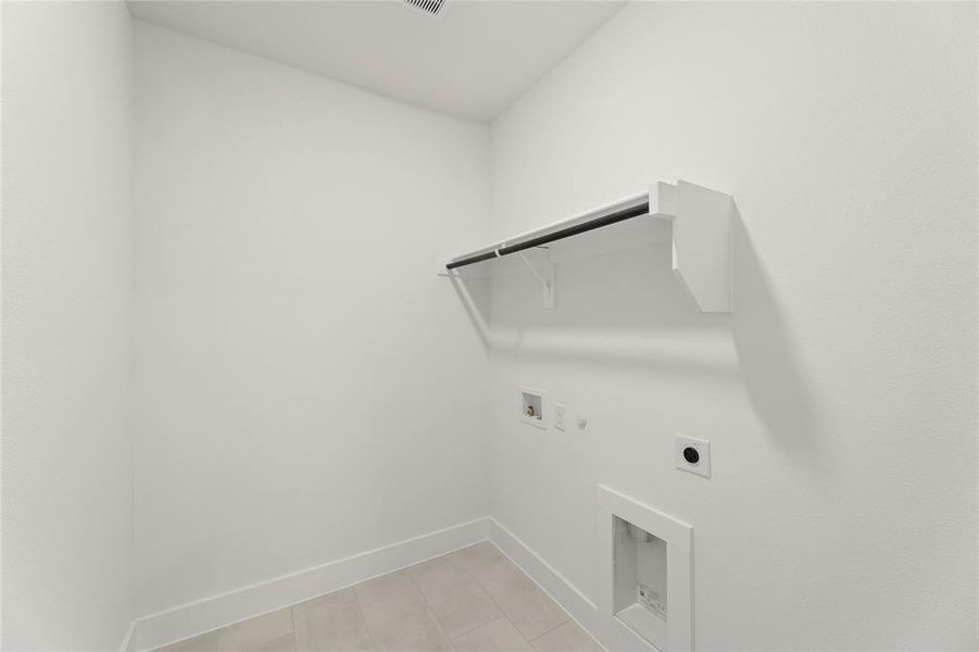 Spacious, unfurnished interior of a new home in Treeline, Justin (Image 21).