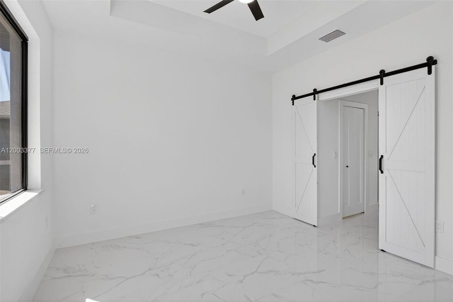 Spacious, unfurnished interior of a new home in , Lehigh Acres (Image 37).