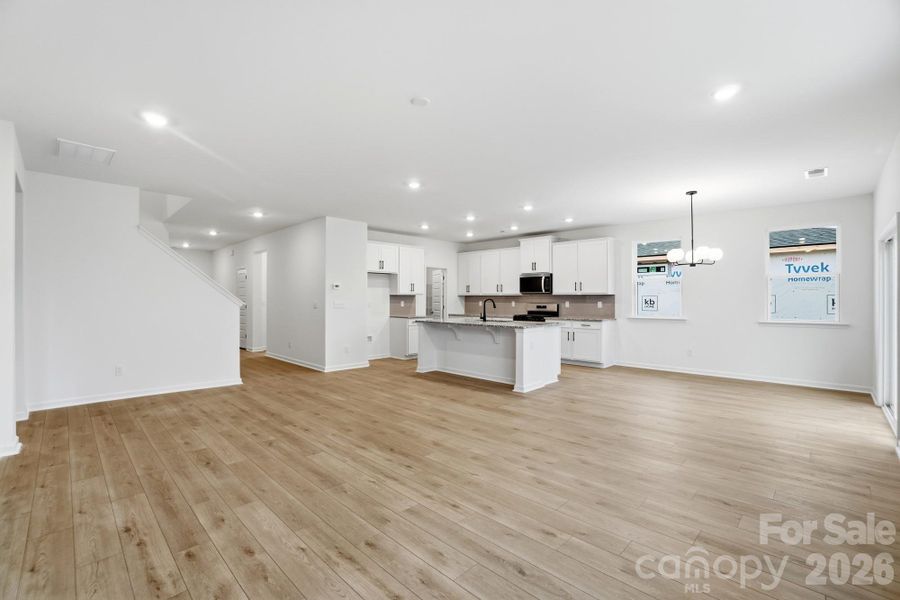 Spacious, unfurnished interior of a new home in Wellington Pointe Executive, Monroe (Image 23).