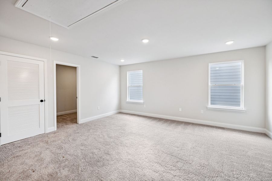 Representative unfurnished interior of a home built from the Washington by Ashton Woods in Ascent at Arbor Ridge, La Vergne (Image 17).