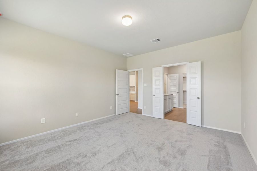 Spacious, unfurnished interior of a new home in Harrington Trails, New Caney (Image 19).