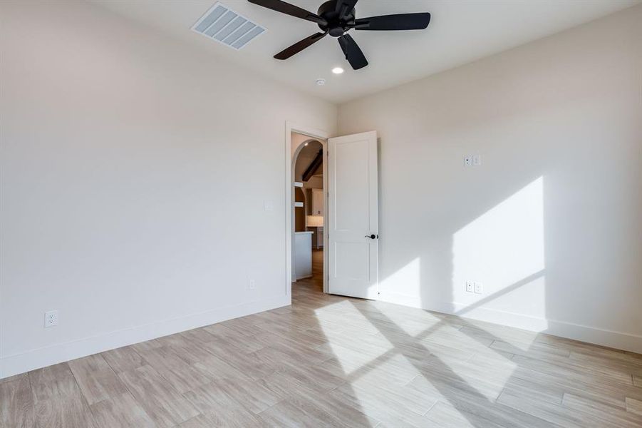 Spacious, unfurnished interior of a new home in Prairie Winds Estates, Poolville (Image 25). Spacious, unfurnished interior of a new home in Prairie Winds Estates, Poolville (Image 25).