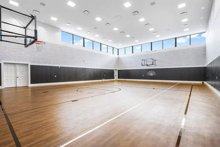 Gym/Basketball Gym/Basketball